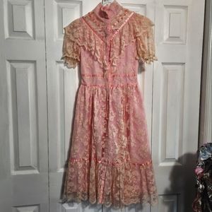 VINTAGE LACE DRESS